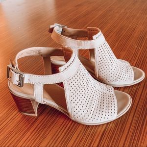 ✨ Franco Sarto Sandals, Cream Peach, 6.5